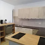 Avery Court, Block A, 18 * Сент-Полс-Бей