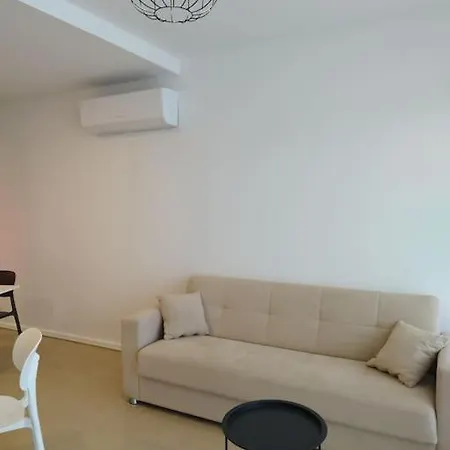 Avery Court, Block A, 18