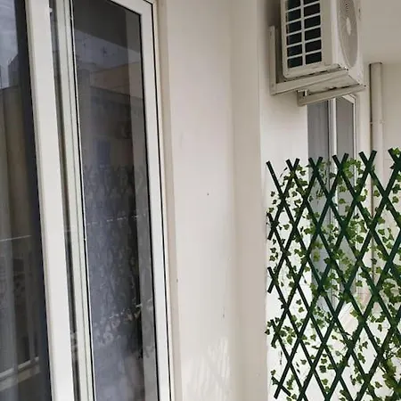 Avery Court, Block A, 18 *