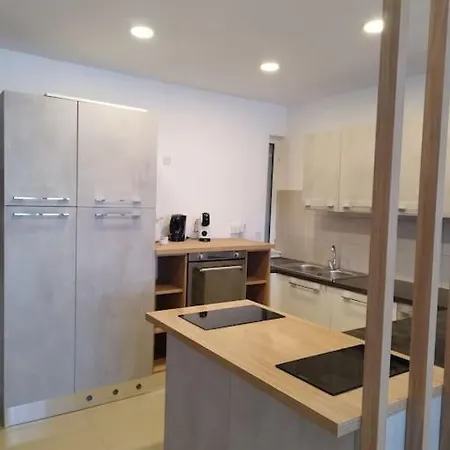 Апартаменты Avery Court, Block A, 18 Сент-Полс-Бей