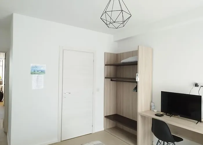 Avery Court, Block A, 18 *